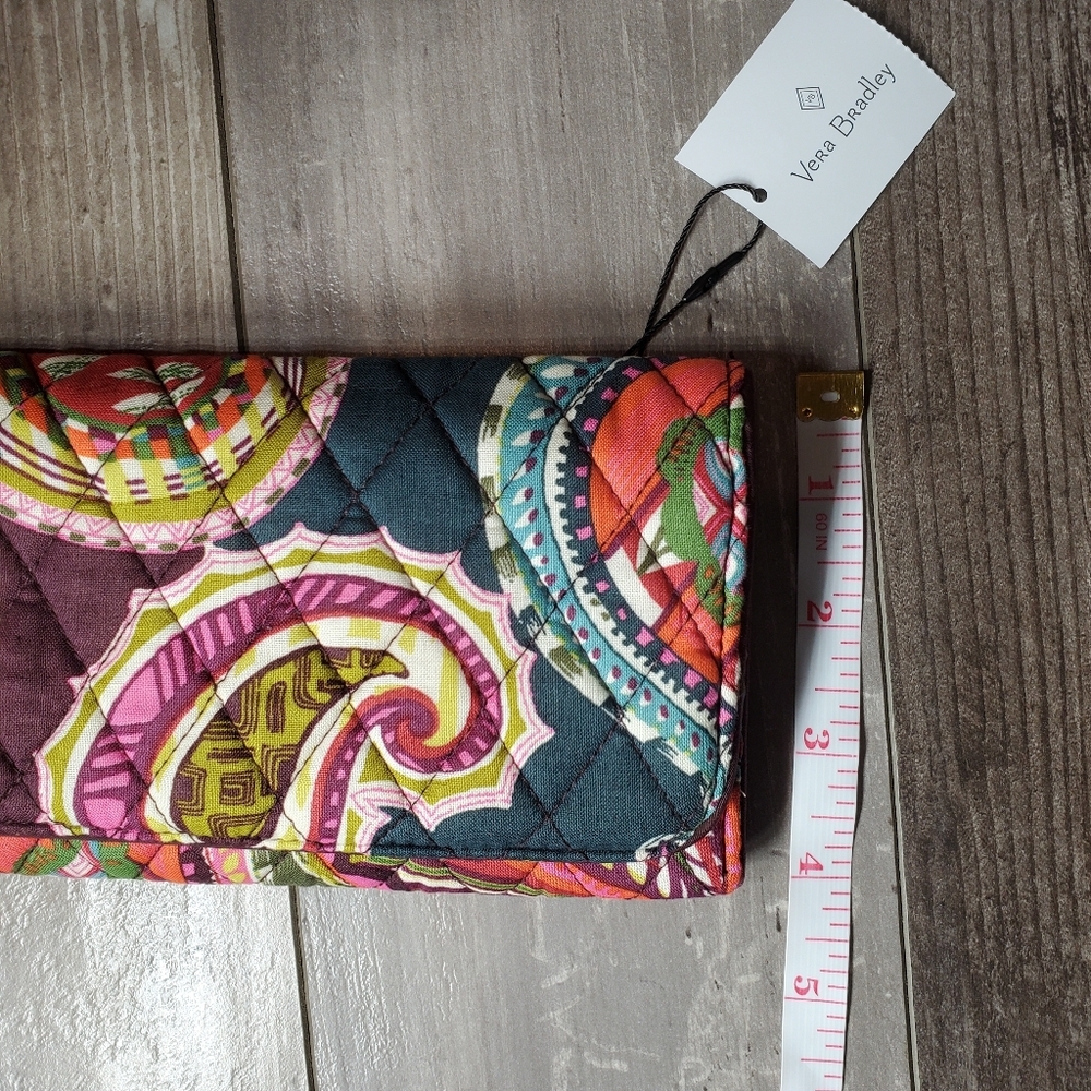 NWT Vera Bradley Heirloom Paisley Quilted RFID Trifold Wallet MSRP $48.00 - Picture 5 of 14